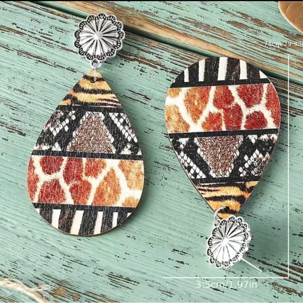 π
π
π
3 for 12 π
π
π
Safari Print Teardrop Earrings - Picture 3 of 3